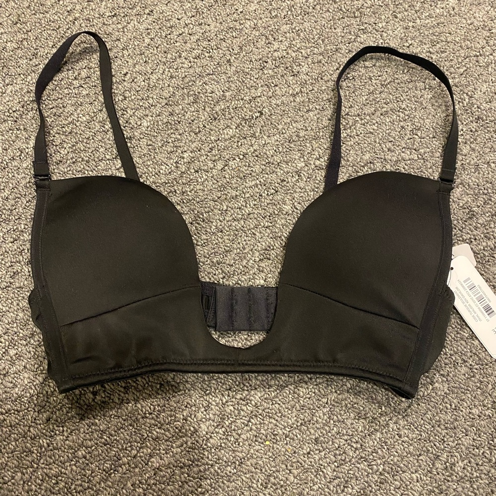 Plunge bra 32D (fits like a B or small C)